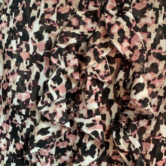 Ann Taylor, Animal print sleeveless blouse, Sz 8 - Picture 3 of 7